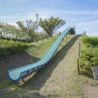 都市農業公園のロング滑り台