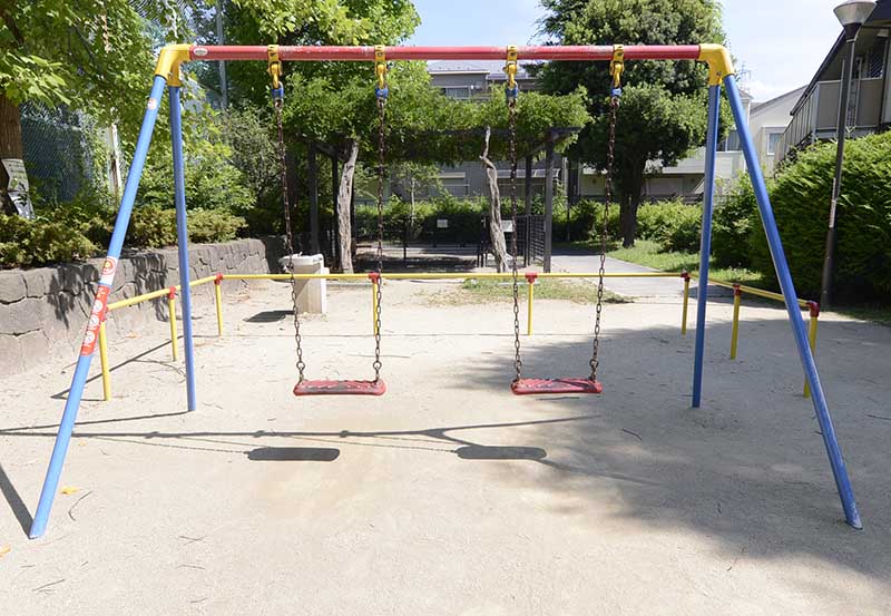 ブランコ（青井公園）