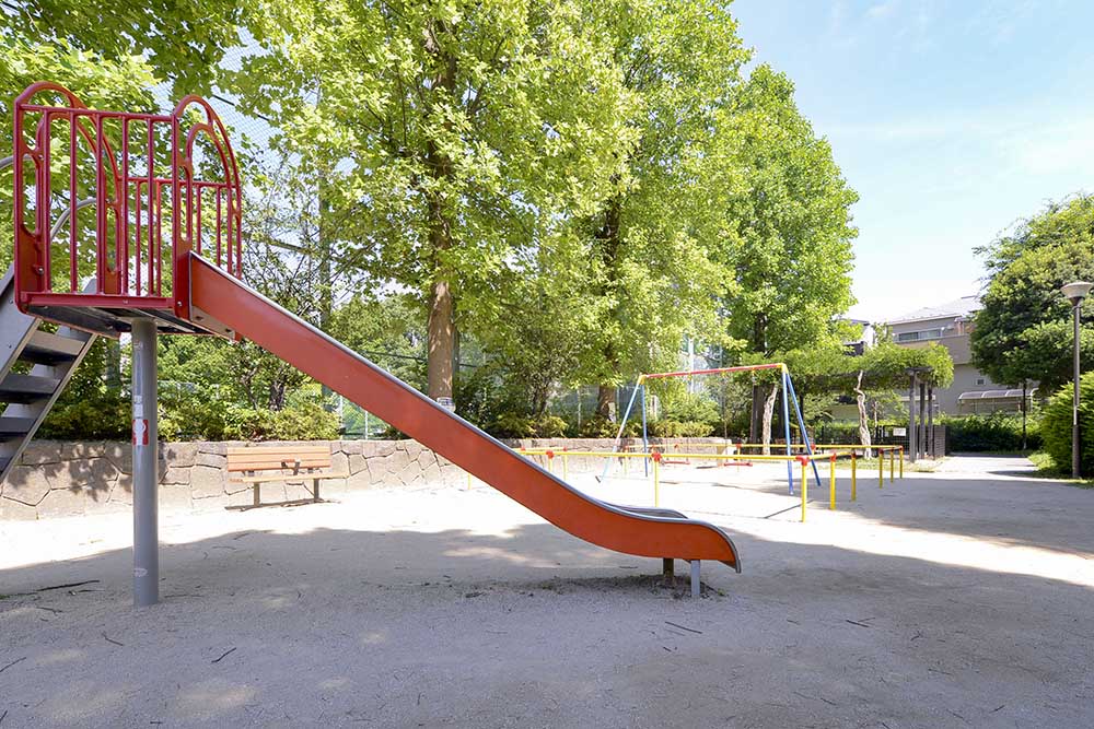 遊具コーナー（青井公園）