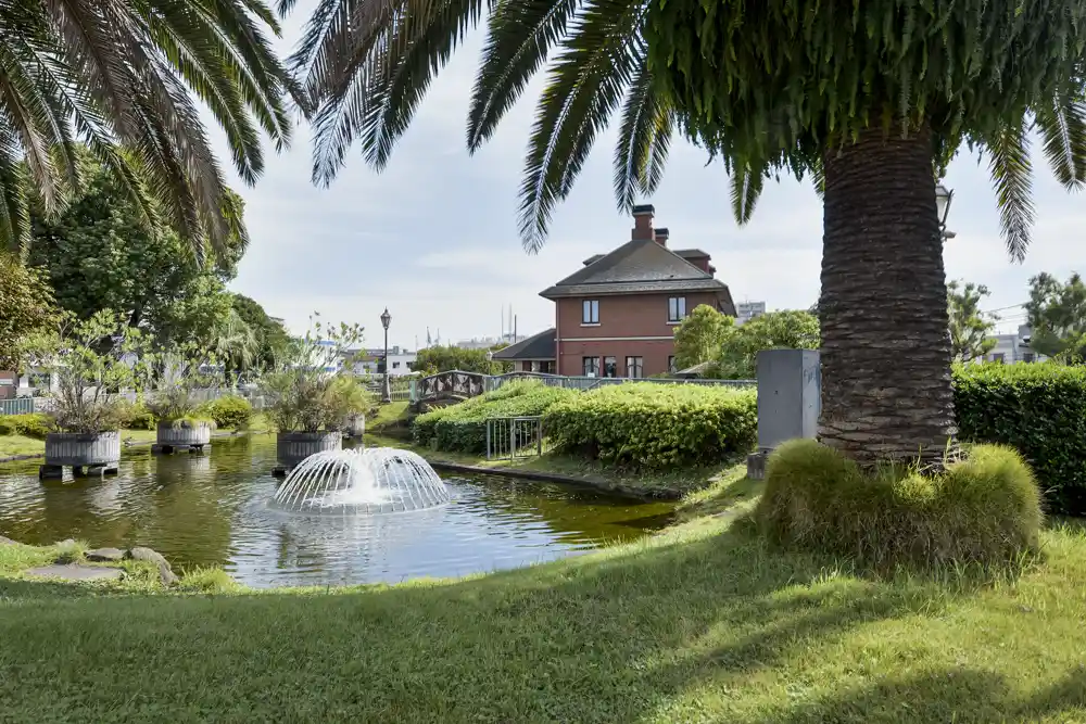 池と噴水（ベルモント公園）