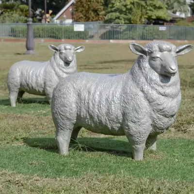 羊の彫刻（ベルモント公園）