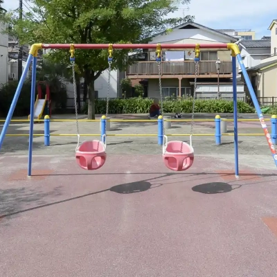 幼児用ブランコ（ベルモント公園）