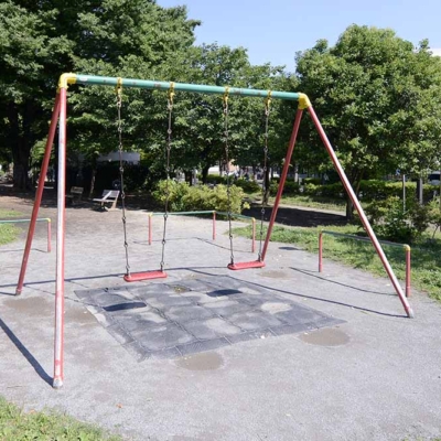 ブランコ（五反野コミュニティ公園）