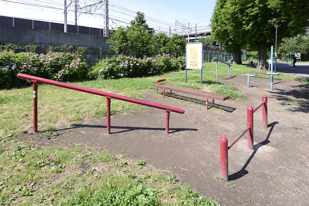 トレーニング器具（五反野コミュニティ公園）