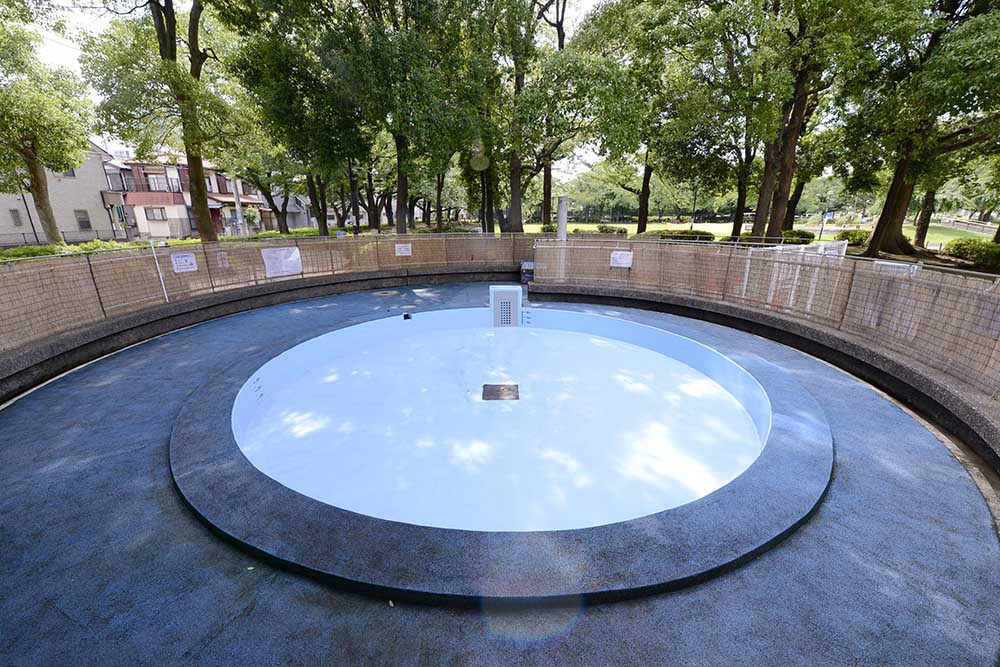 じゃぶじゃぶ池（花畑公園）