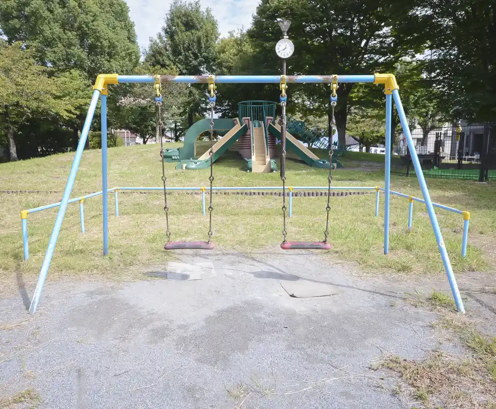 八十町公園にあるブランコ
