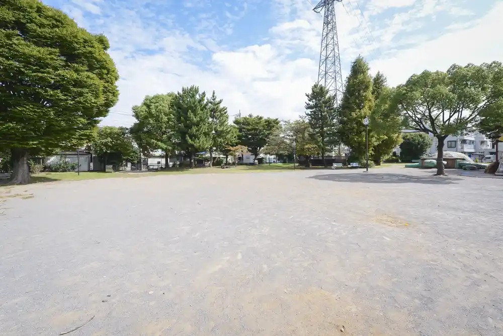 higashihokima-square-2 東保木間公園の多目的広場