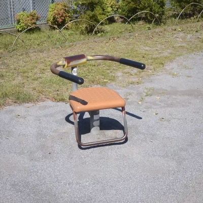 higashiikouh-training-2 東伊興淵之宮公園の腰回しイス