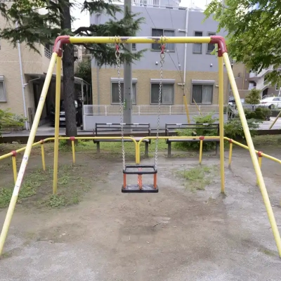 蛭沼公園の幼児用ブランコ