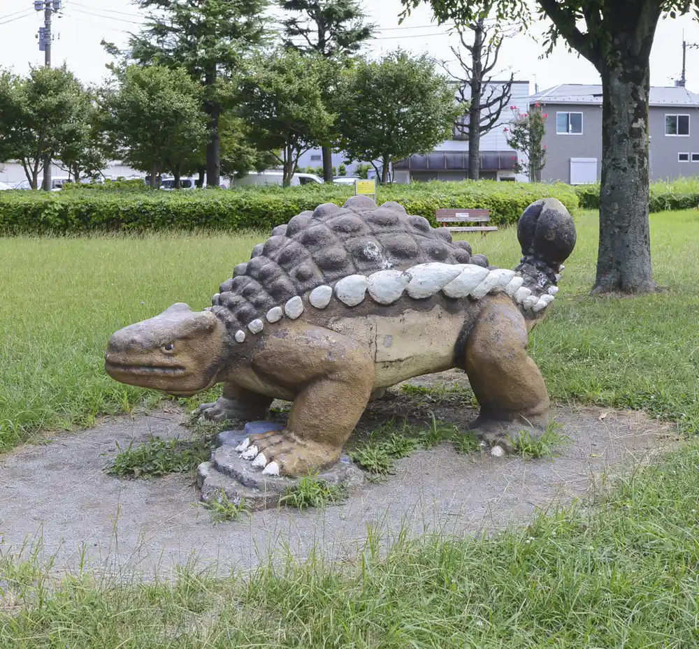 堀之内北公園にある恐竜の遊具