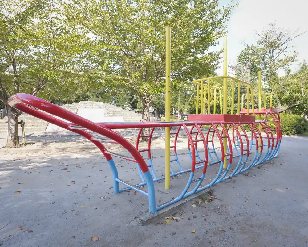 hujidukanishi-playground-equipment-1 葛飾区藤塚西公園にある船のアスレチック
