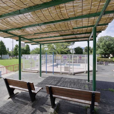 ihorikita-jabujabu-3 じゃぶじゃぶ池の休憩スペース(井堀北公園)