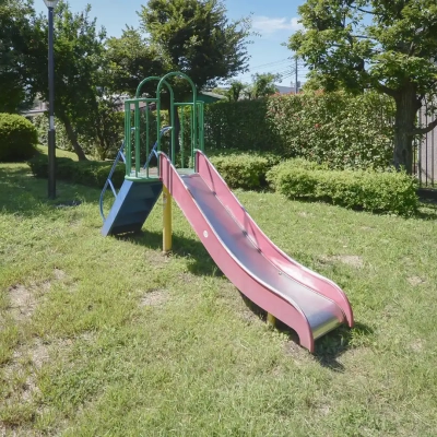 伊興四丁目公園の滑り台