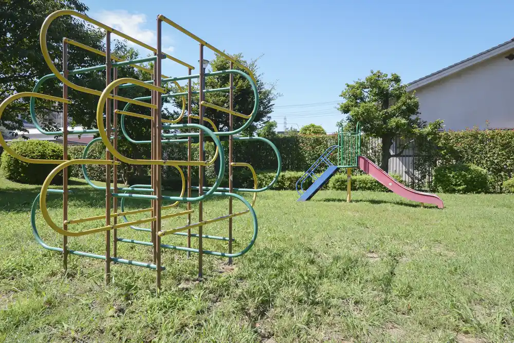 ikou4-playground-equipment-4 伊興四丁目公園の遊具コーナー