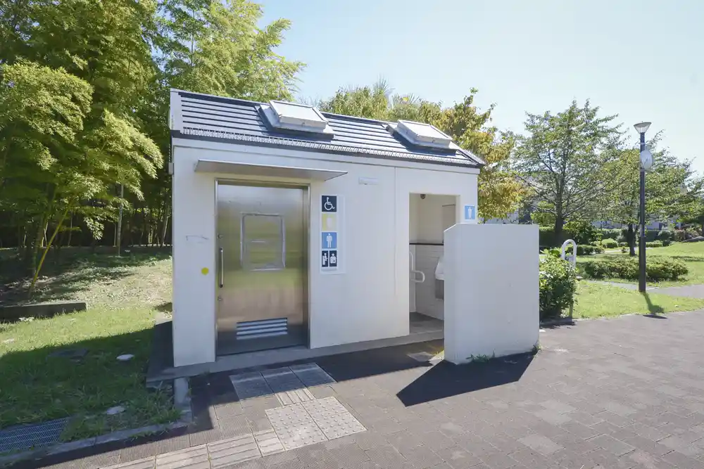 伊興四丁目公園のトイレ