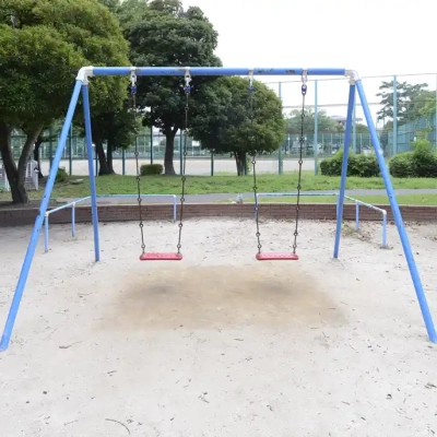 入谷中央公園のブランコ