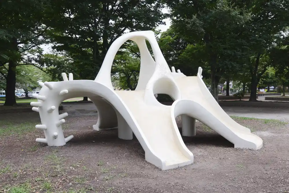 入谷中央公園の大きな滑り台