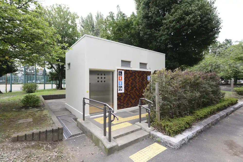 入谷中央公園のトイレ