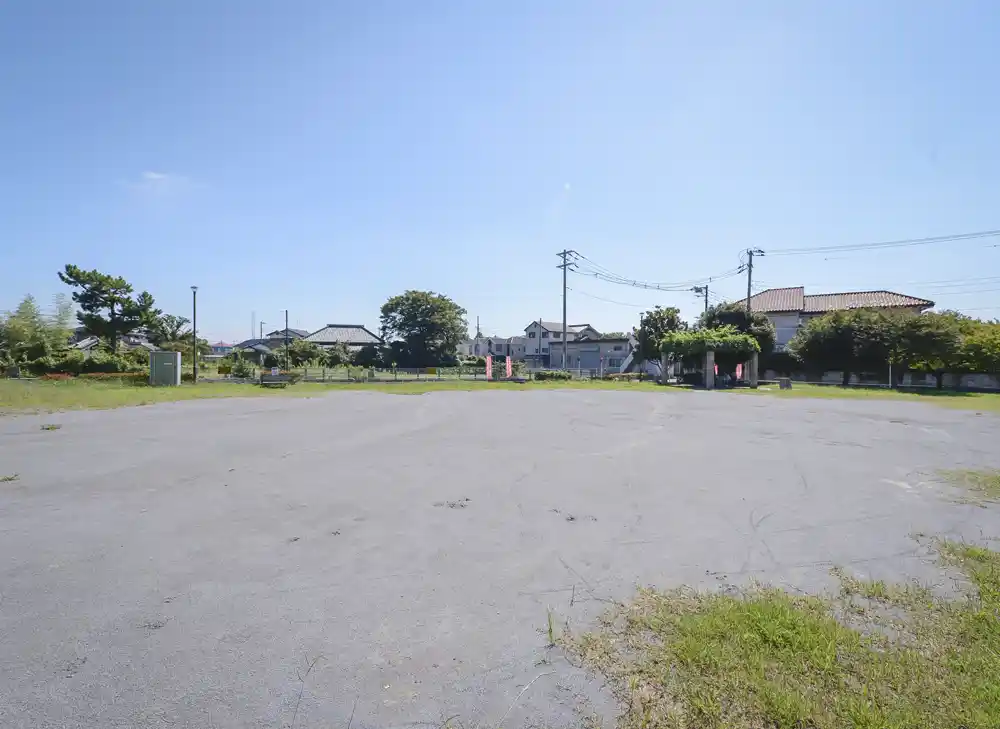 入谷日の出公園の多目的広場