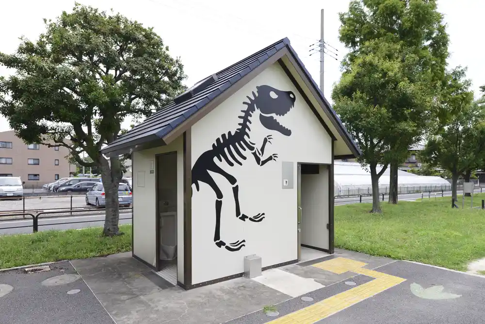 iriyanakagou-south-toilet-1 入谷中郷南恐竜公園のトイレ