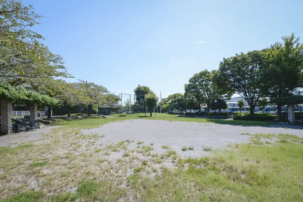 入谷中郷公園にある多目的広場