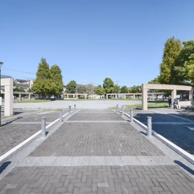 入谷中郷北公園の広場入口