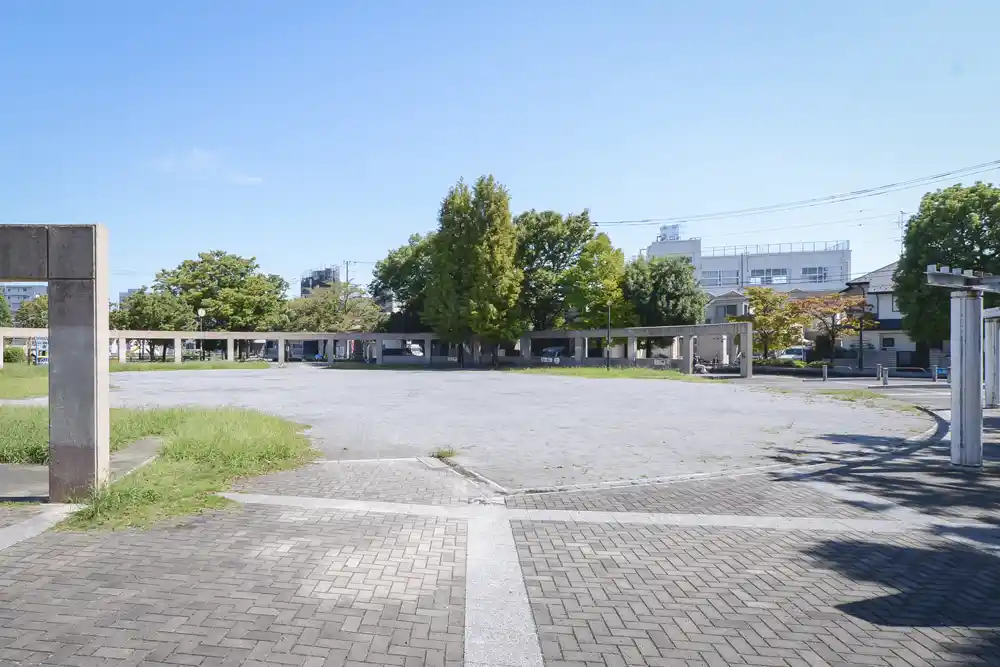 入谷中郷北公園にある多目的広場