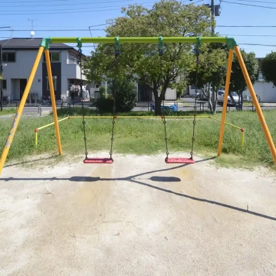 入谷鶴巻ゆうぐ公園にあるブランコ