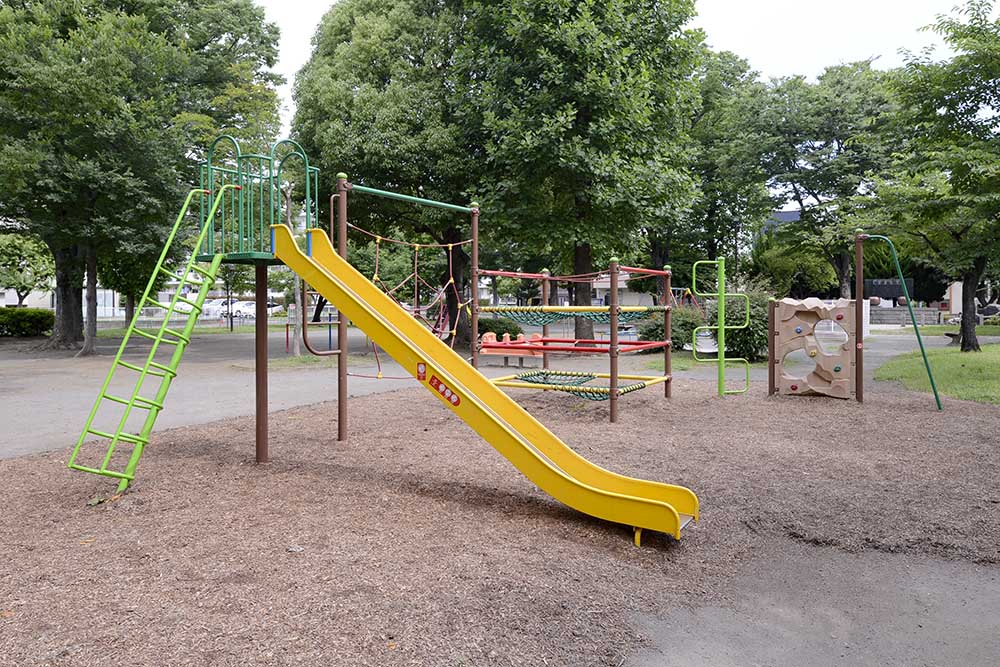 コンビネーション遊具（石塚公園）