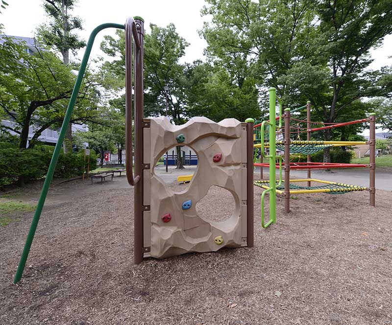 コンビネーション遊具（石塚公園）