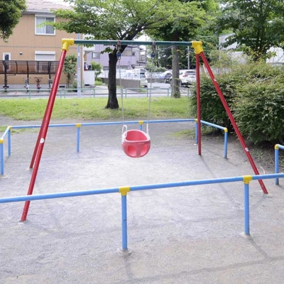 幼児用ブランコ（石塚公園）