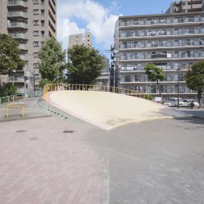 亀有公園にある大きな滑り台