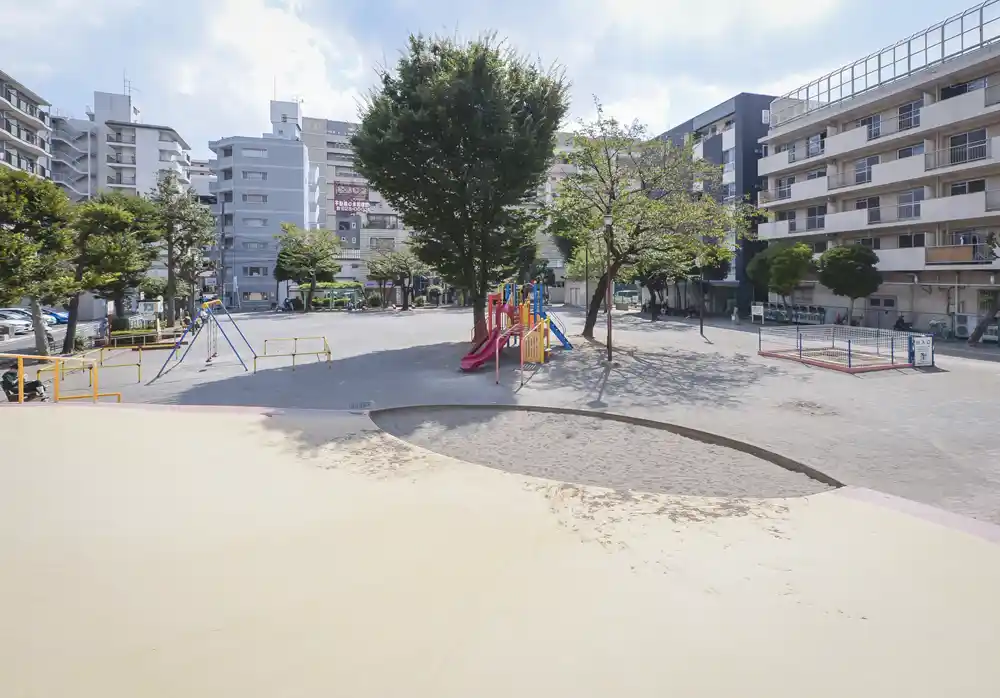 亀有公園にある大きな滑り台