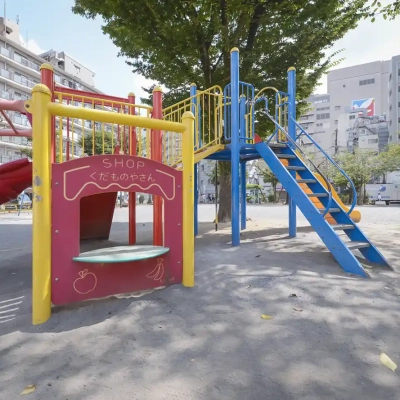 亀有公園にあるコンビネーション遊具