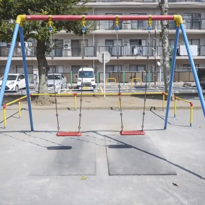 亀有公園にあるブランコ