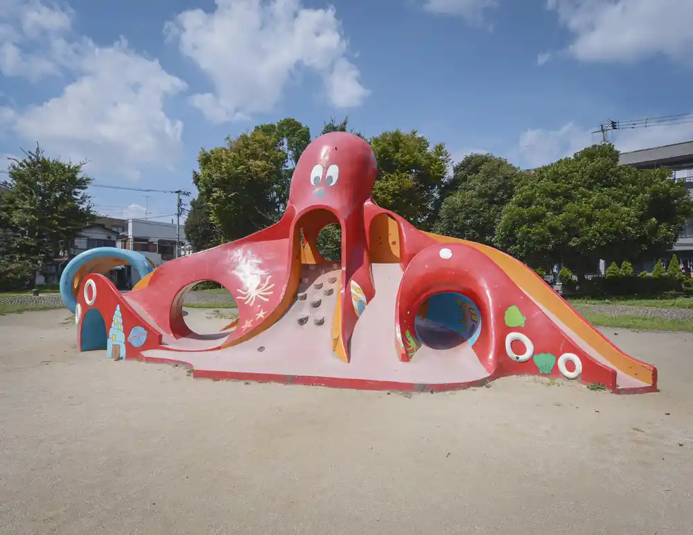 上沼田北公園のタコ滑り台