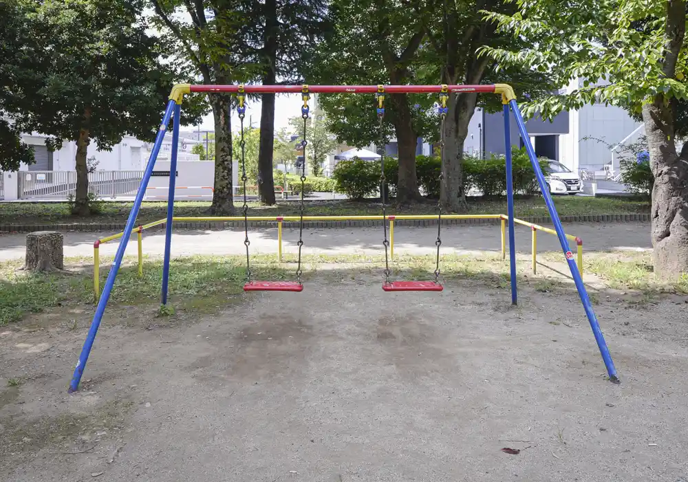 上沼田北公園のブランコ