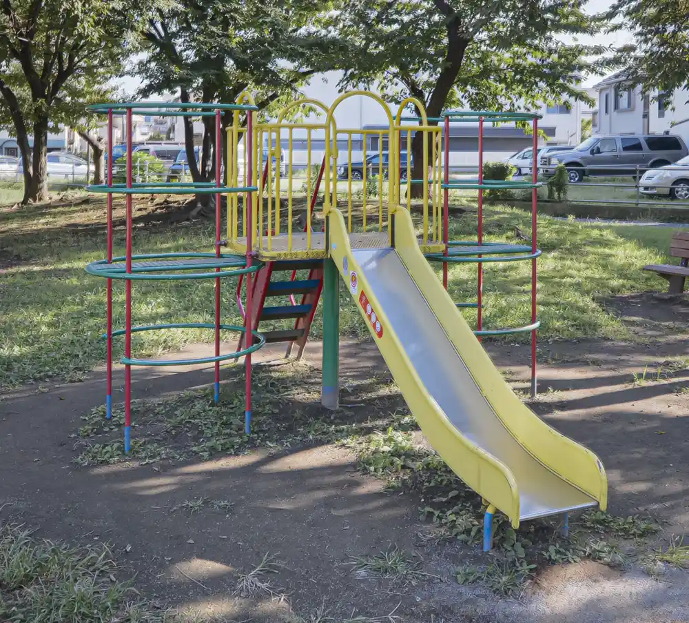 勝田堀公園にある滑り台