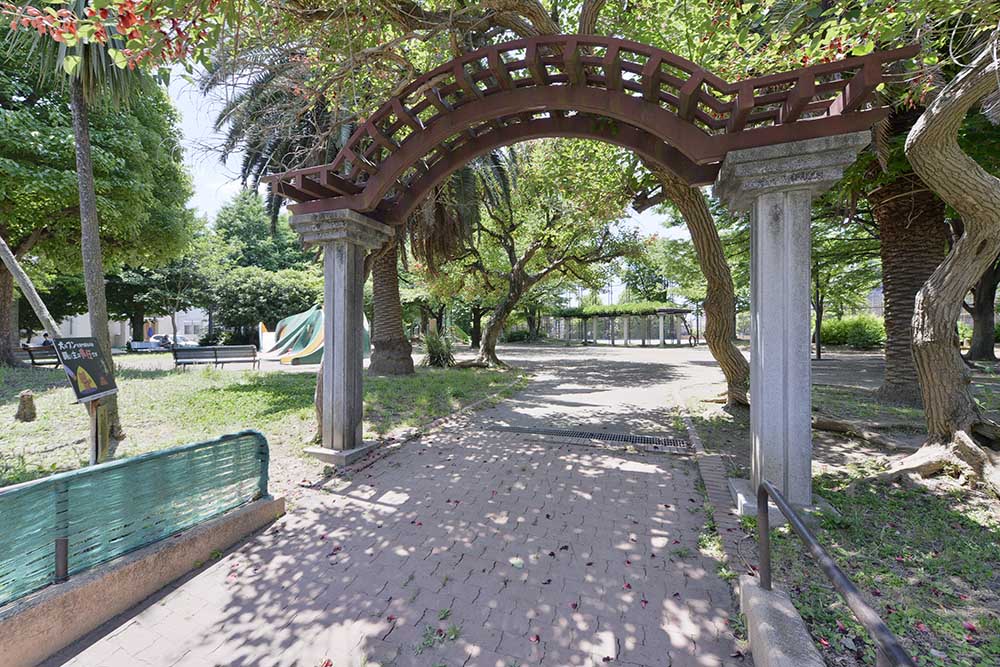 公園入口（吉右衛門堀公園）