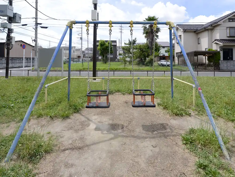 kitakahei-playground-equipment-1 北加平公園の幼児用ブランコ