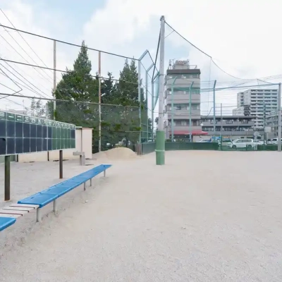 北宮城町公園のグラウンドにある野球設備