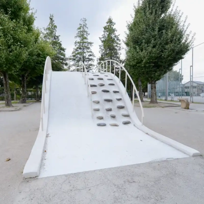 北宮城町公園の大きな滑り台