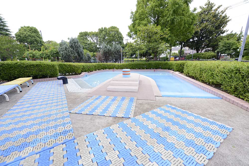 じゃぶじゃぶ池（北鹿浜公園）