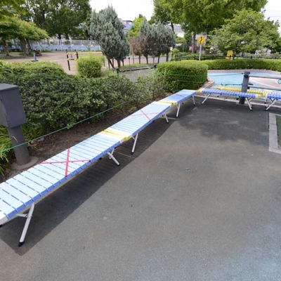 じゃぶじゃぶ池の休憩スペース（北鹿浜公園）