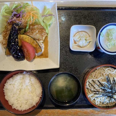 若鶏のピリ辛甘酢かけ定食