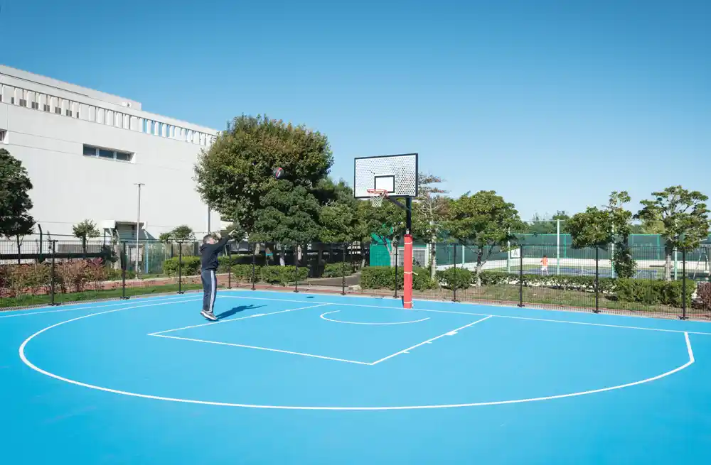 小菅東スポーツ公園にあるバスケットボールのコート