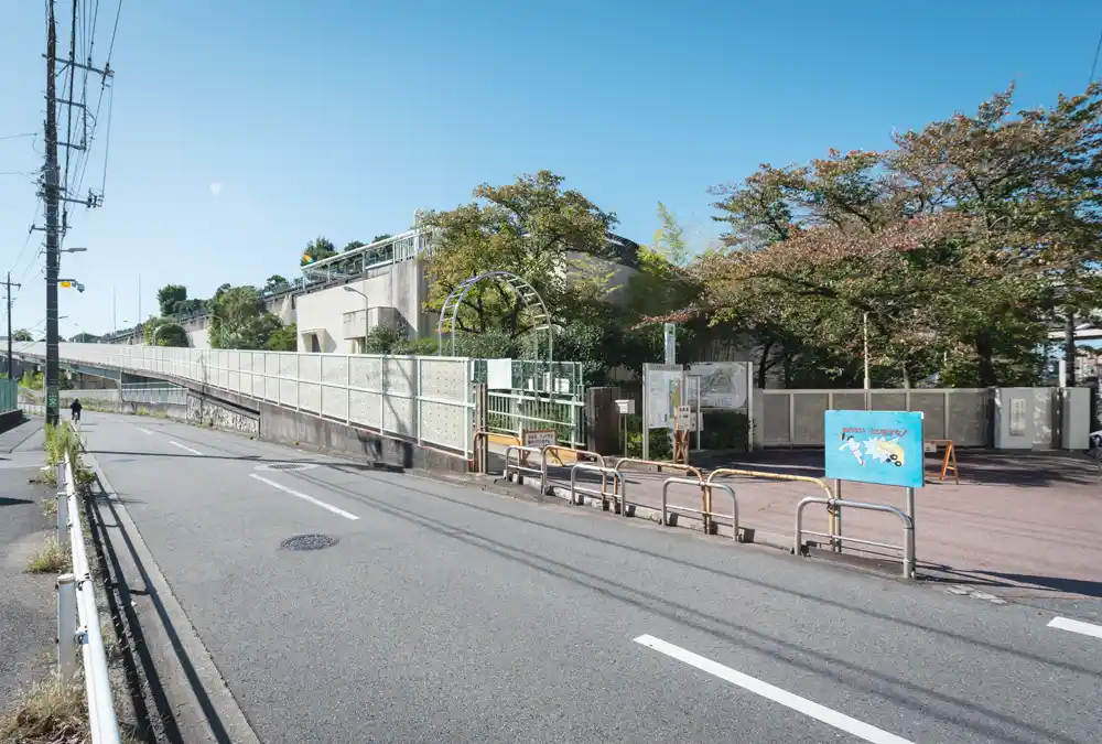小菅東スポーツ公園の入り口