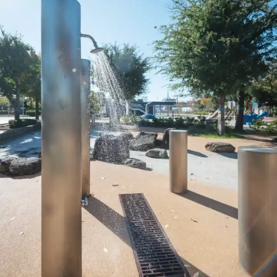 小菅東スポーツ公園にある水遊び場