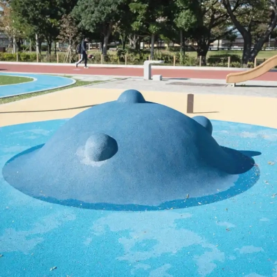 小菅東スポーツ公園の児童コーナーにある遊具