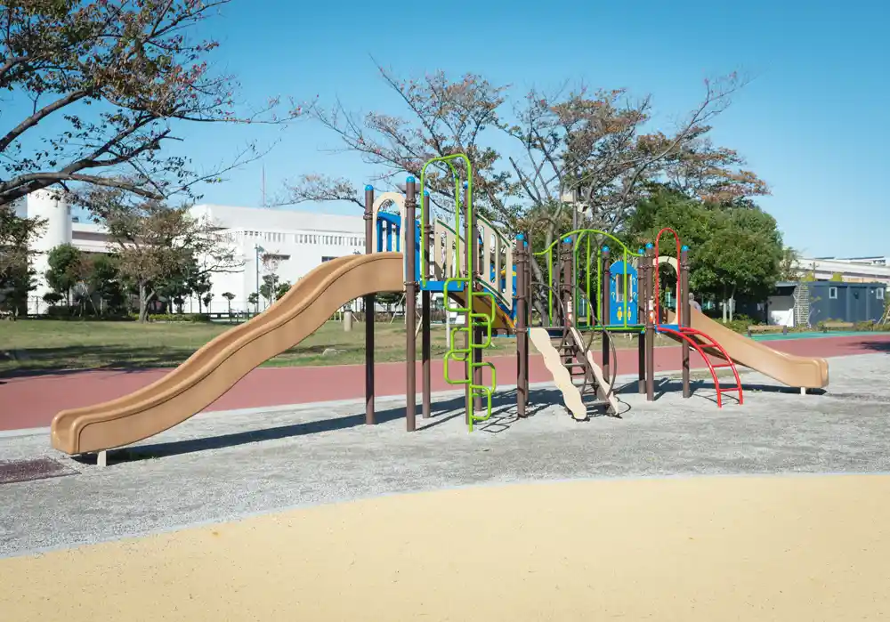 kosugehigashi-playground-equipment-8 小菅東スポーツ公園の児童コーナーにあるコンビネーション遊具